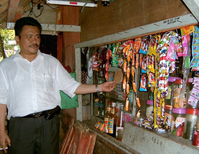 Peluang Bisnis Usaha Serbuan Produk Industri Besar ke Desa 