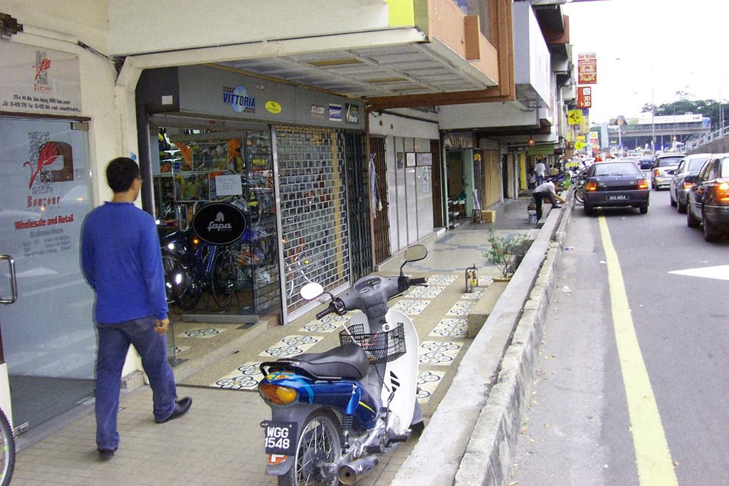 sublimingtravel: Kuala Lumpur Bicycle Repair Shop