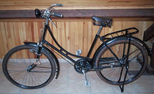 vintage bicycle collection: Damesfiets 1933
