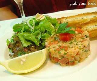 salmon tartare and toasted baguette