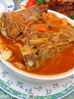 Lamb curry with bread stew
