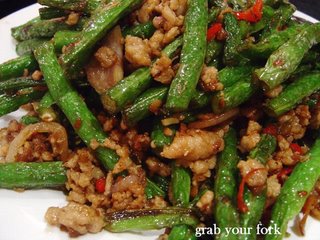 Beans with pork mince