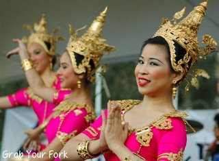 thai dancers 3