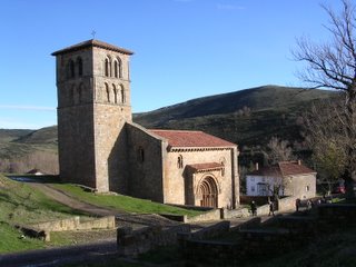 Colegiata de San Pedro en Cervatos (Cantabria)