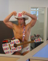 Naked Cowboy in dah house!