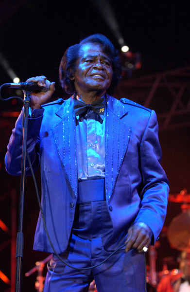 JUICY-NEWS: James Brown performing live in London and with his wife in ...