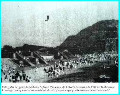 UFO at Teotihuacan 3-21-1992