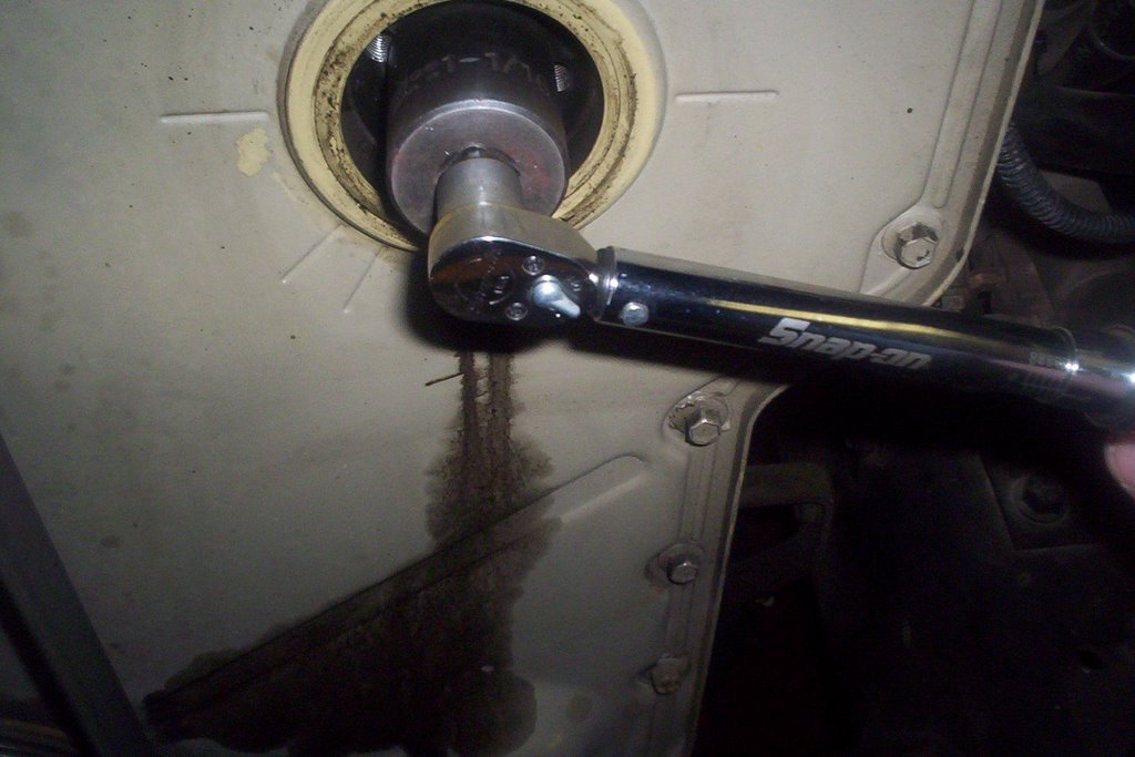 School Bus Mechanic: Cummins Diesel Engine Fuel Injection Pump Installation 8.3 Cummins Injection Pump Nut Torque