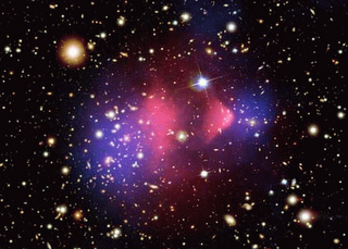Kombinovaný obrázek dokazující existenci temné hmoty