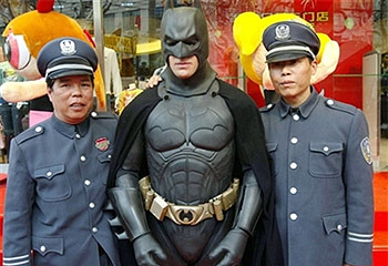 BAT - BLOG : BATMAN TOYS and COLLECTIBLES: The Dark Knight in China & Hong  Kong!!
