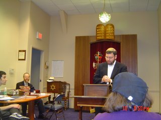 Rabbi Klapper speaking on Israeli and American rabbinates