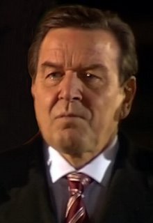 SchrÃ¶der beim Zapfenstreich