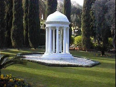 Túmulo de Bahiyyih Khanum nos jardins bahá'ís, em Haifa