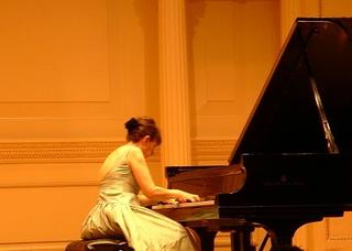 Juana Zayas, piano