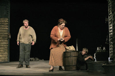 Anthony Dean Griffey (Peter Grimes), Christine Brewer (Ellen Orford), and Austin Allen (John, boy apprentice), Santa Fe Opera, July 2005
