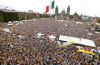 Multidão em apoio a Obrador. Foto El Universal, México