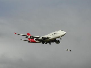 Qantas Airways B747-400. Final approach NZAA rwy 23