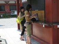 Curiosidades variadas: coches, trenes, vending machines, carteles, chicas japonesas... de Japón.