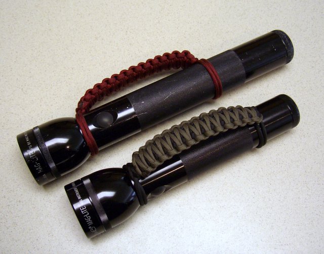 Stormdrane's Blog: Paracord flashlight grip...
