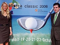 Anna Kournikova et Jaume Matas, font la promotion de la Mallorca Classic et des sejours golfs a Majorque