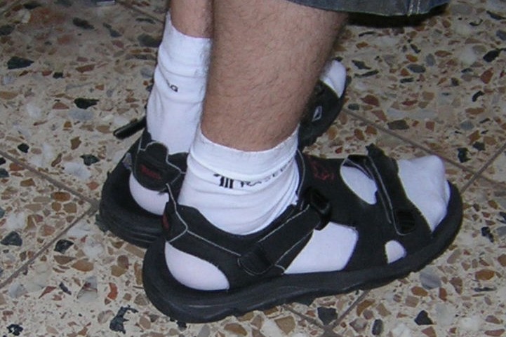 Weiße Socken Sandalen