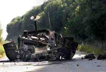 بقايا دبابة إسرائيلية محطمة في جنوب لبنان