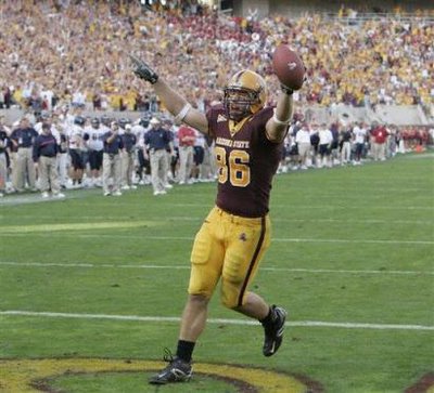Arizona State's Zach Miller scores in a 2-point conversion to tie the game, 20-20.  Arizona State went on to beat inter-state rivals, the U of A, 23-20!