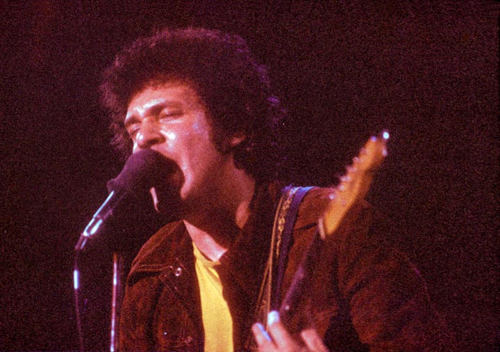 IF YOU LOVE THIS BLUES, PLAY EM AS YOU PLEASE: MIKE BLOOMFIELD & FRIENDS -  LIVE (1973)