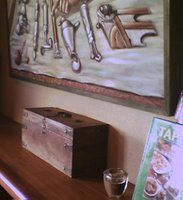 Mystery bar #25 - strange painting and objets d'art