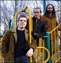 The group Rashanim features John Madof on guitar, Shanir Ezra Blumenkranz on bass and Mathias Kunzli on drums and percussion.