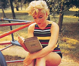 Marilyn Monroe leyendo Joyce