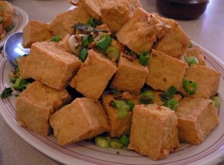 Vegetarian Fried Tofu with Garlic and Black Pepper