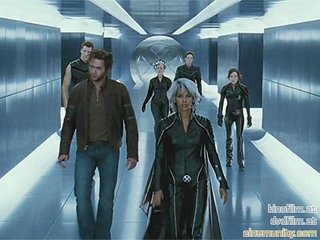 Os X-Men saindo da Sala de Perigo