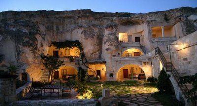 cave_hotel_01
