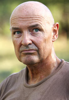 Locke (Terry O'Quinn)