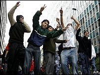 fotografía de un grupo de estudiantes en una protesta en la calle