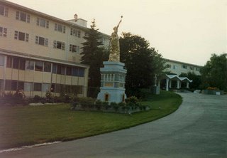 This is the South Fallsburg ashram as it looked in 1982. It is the former Gilbert's Hotel.