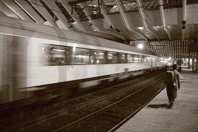 gare TGV des Guillemins à Liège, TGV station, estación TGV, copyright dominique houcmant, goldo graphisme