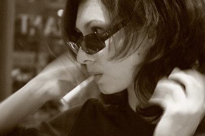 photo girl posing, ray-ban, night, cigarette, photo dominique houcmant, goldo graphisme