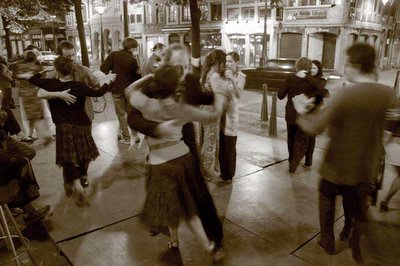 tango, place du marché, liège belgique, photo dominique houcmant, goldo graphisme