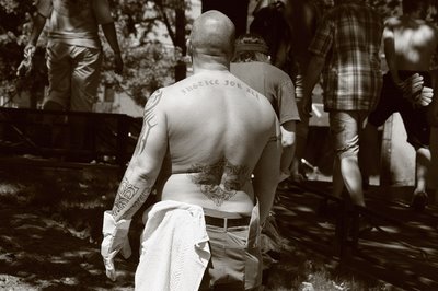 photo homme tatoué, tatoo, photo dominique houcmant, goldo graphisme