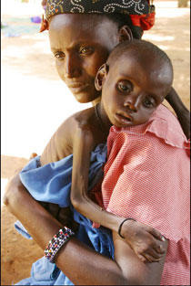 donna nigeriana con bambino