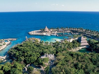 The shores of Xcaret will welcome a triumphant sailor.
