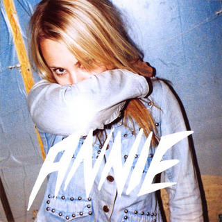 Annie-Anniemal-Frontal.jpg