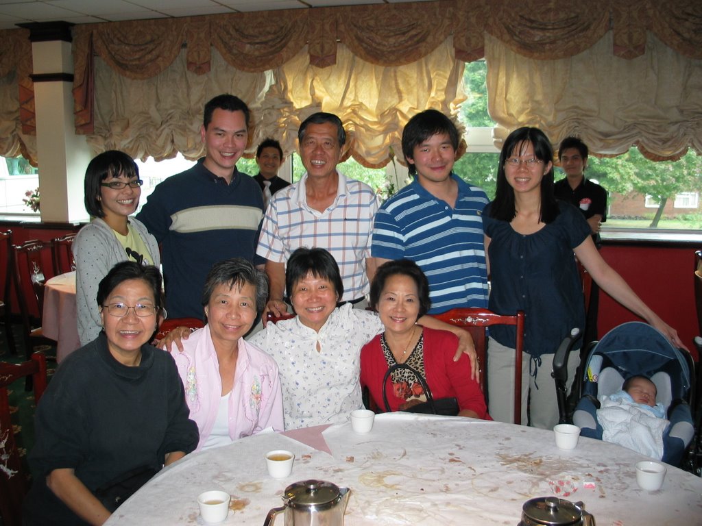Child of Tan: Sai Peng Yee Poh & Family