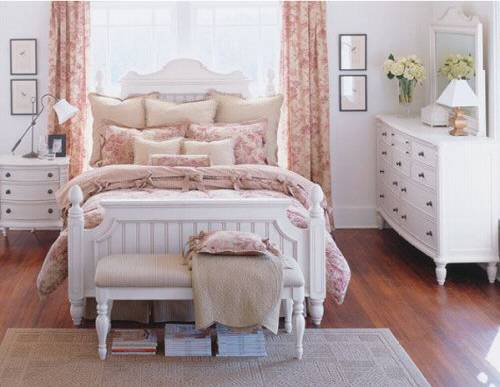 My Dwelling Place It Is Purely Coincidence That The Bedding In These Two Pictures Toile I Hen To Love Never Red But Have A Blue Diaper Bag