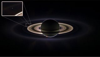 La Tierra un punto pálido azul desde Saturno