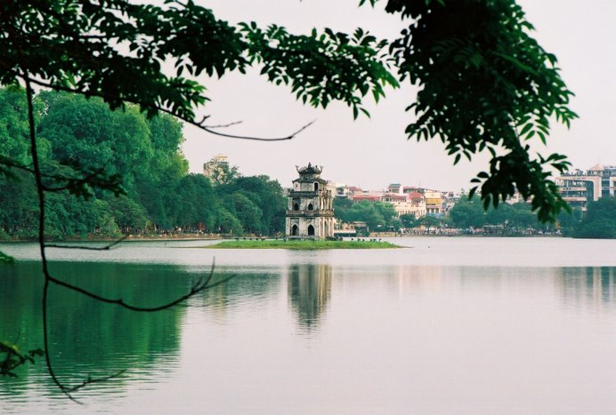 Hoan Kiem Lake - a quiet place in the heart of Hanoi