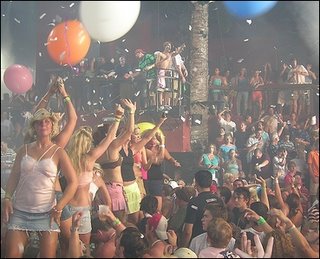 Party Scene - MayanHoliday.com
