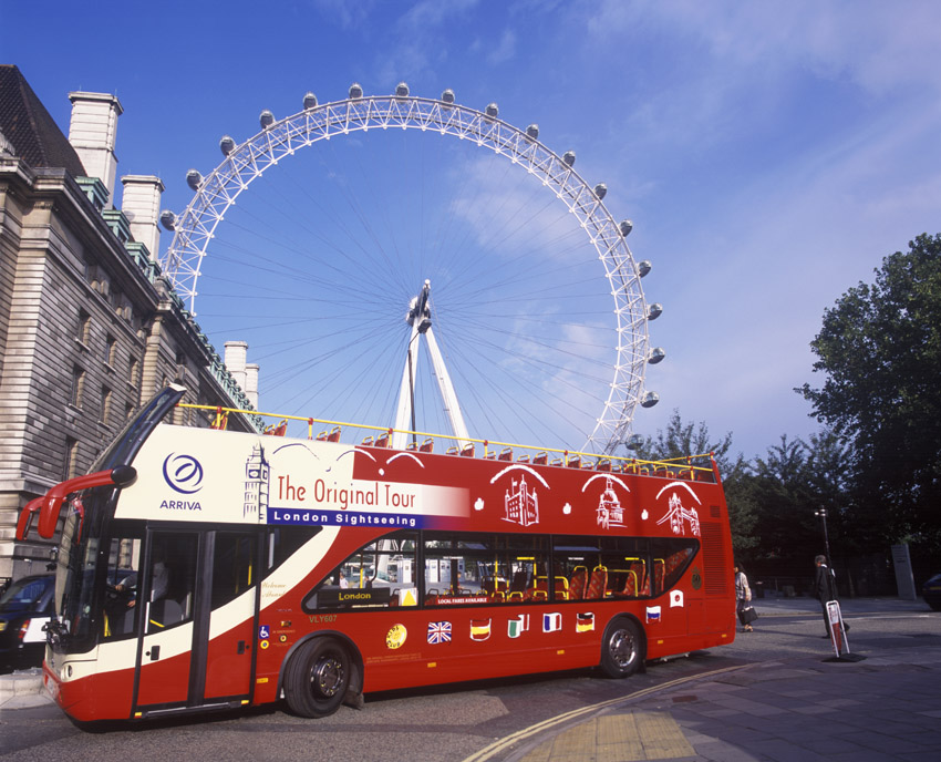 Путешествие по лондону. Sightseeing Bus London Tour. Экскурсионный автобус Лондон. Обзорная автобусная экскурсия по Лондону. Путешествия. Лондон.